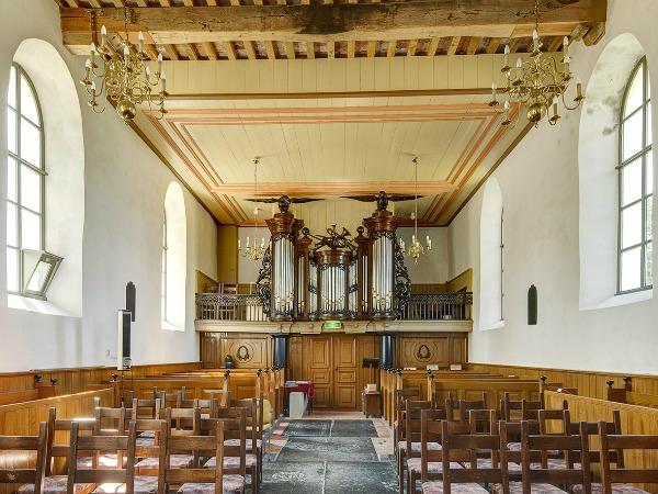 Niekerk int richting orgel